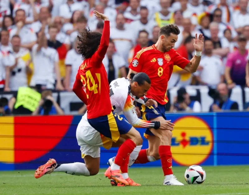 Tây Ban Nha xứng đáng vô địch EURO 2024 nhờ lối chơi rõ ràng, khả năng tấn công đa dạng và tinh thần tập thể ấn tượng.