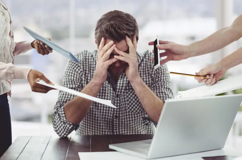 Freelancer cần đối mặt với thu nhập không ổn định, deadline và áp lực tự quản lý