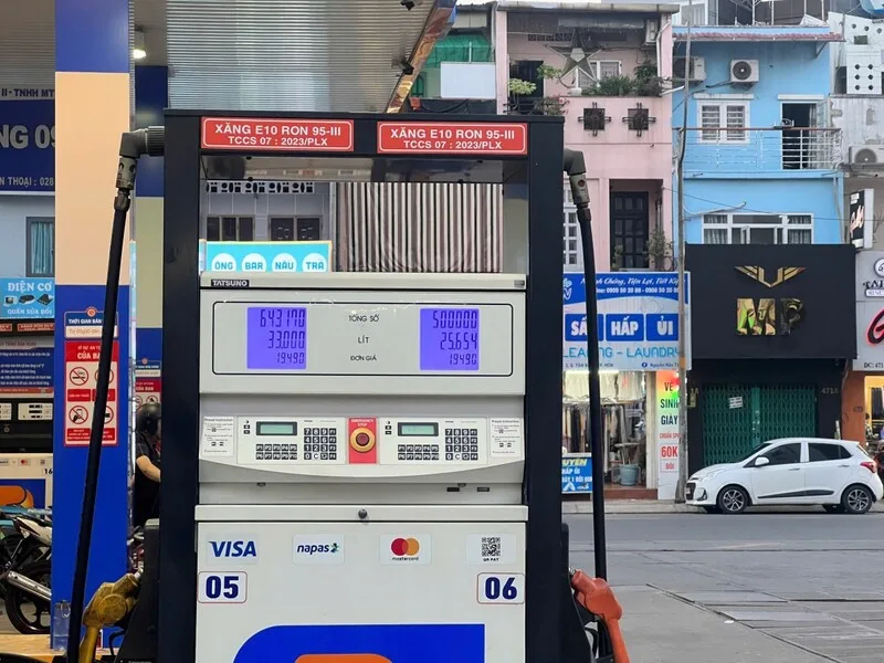 Khi xem bảng giá xăng dầu, người dùng cần phân biệt giá cơ sở, giá bán lẻ tối đa và giá niêm yết thực tế tại từng cửa hàng.